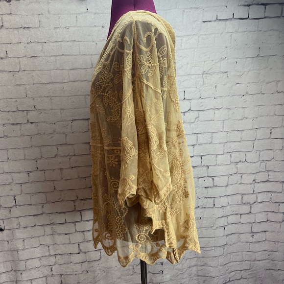 Coco + Carmen size L/XL golden tan lace kimono - Picture 3 of 6